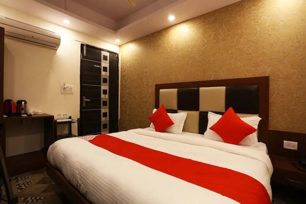 OYO 44535 Mona Regency Hotel And Banquets