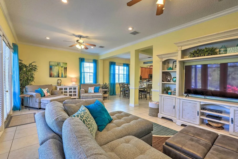 Beautiful Reunion Resort Home < 15 Min to Disney!