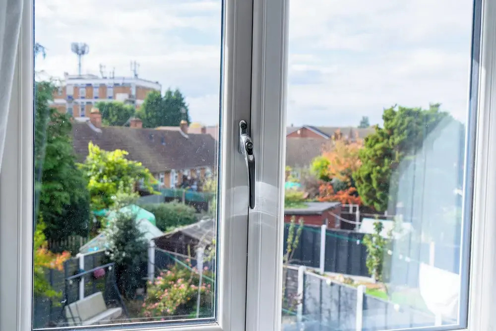 House - Sleeps 10 - Parking - Stn Close