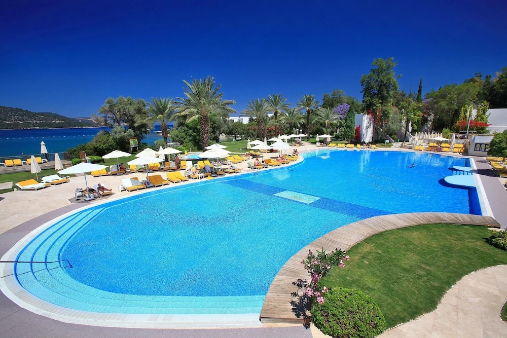 DoubleTree by Hilton Bodrum Isil Club Ultra All-Inclusive Resort