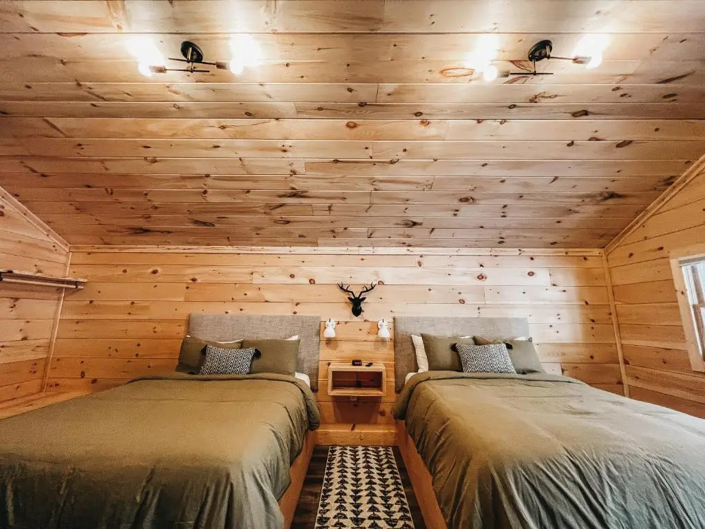 Studio Style Cabin #6 Located Minutes From Lake Hartwell