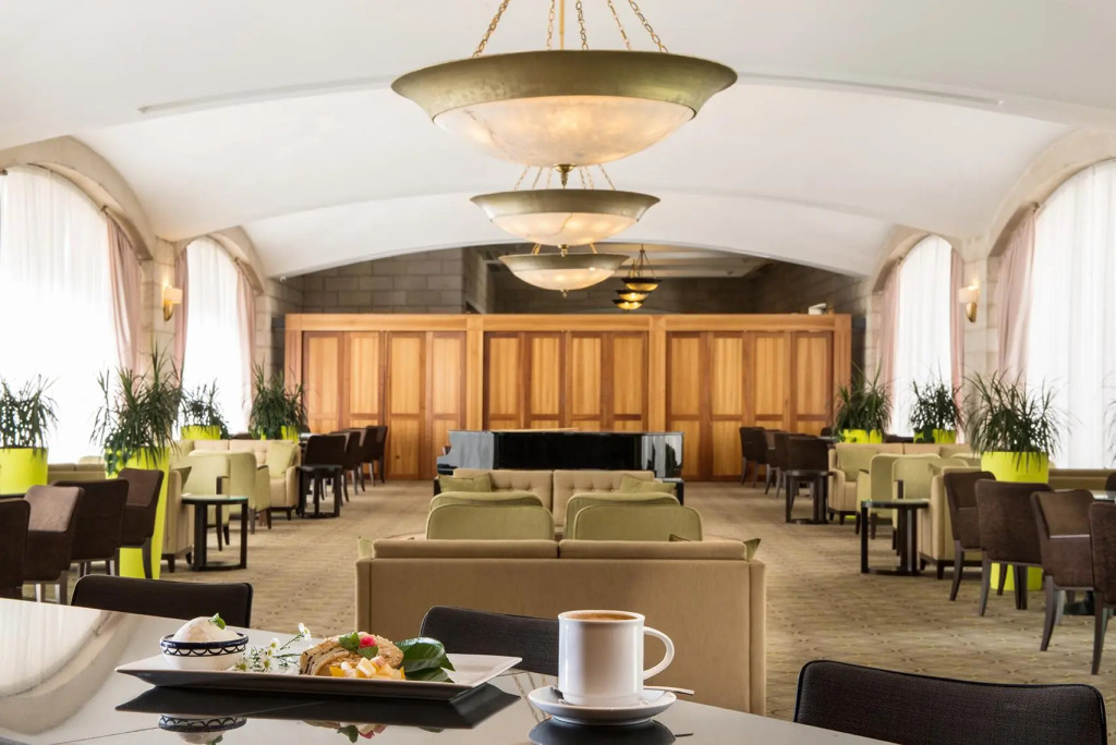Grand Court Hotel