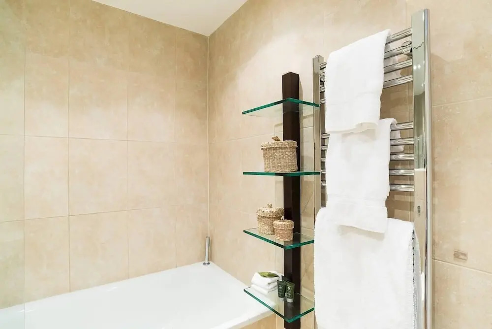 Stylish 2BR Flat next to Battersea Park