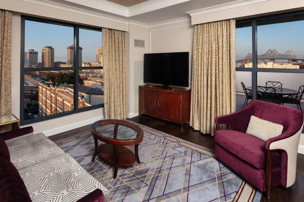 The Higgins Hotel New Orleans, Curio Collection by Hilton