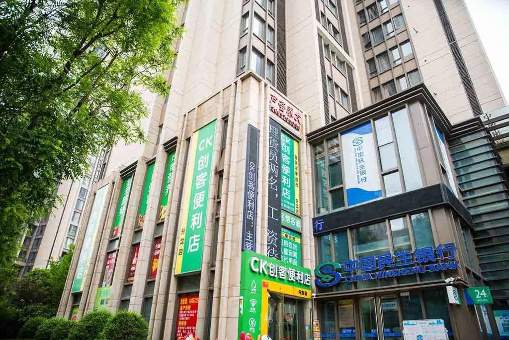 LuoYang XiGong.ShengLong Square.Locals Apartment.00174940 Locals Apartment 00174940