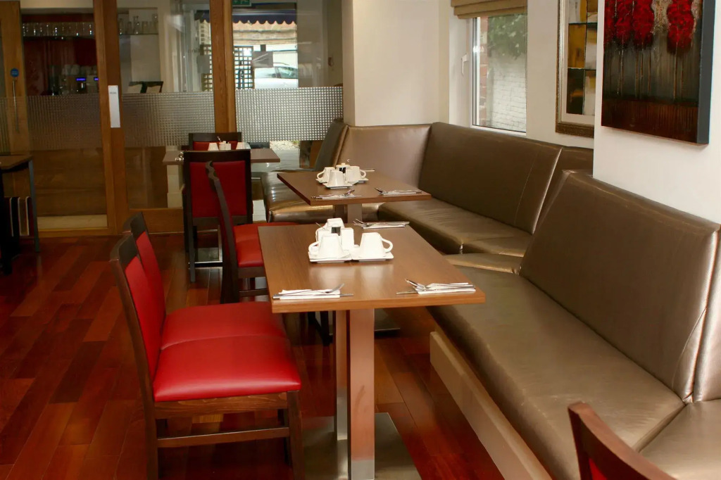 The New London Carlton Hotel & Service Apartments