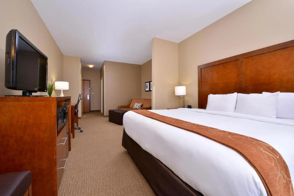 Comfort Suites