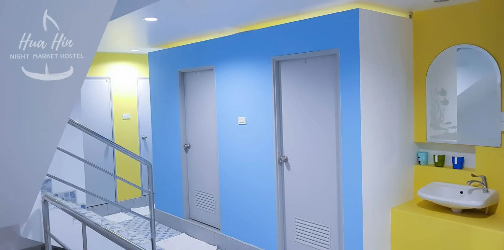 HuaHin Night Market Hostel