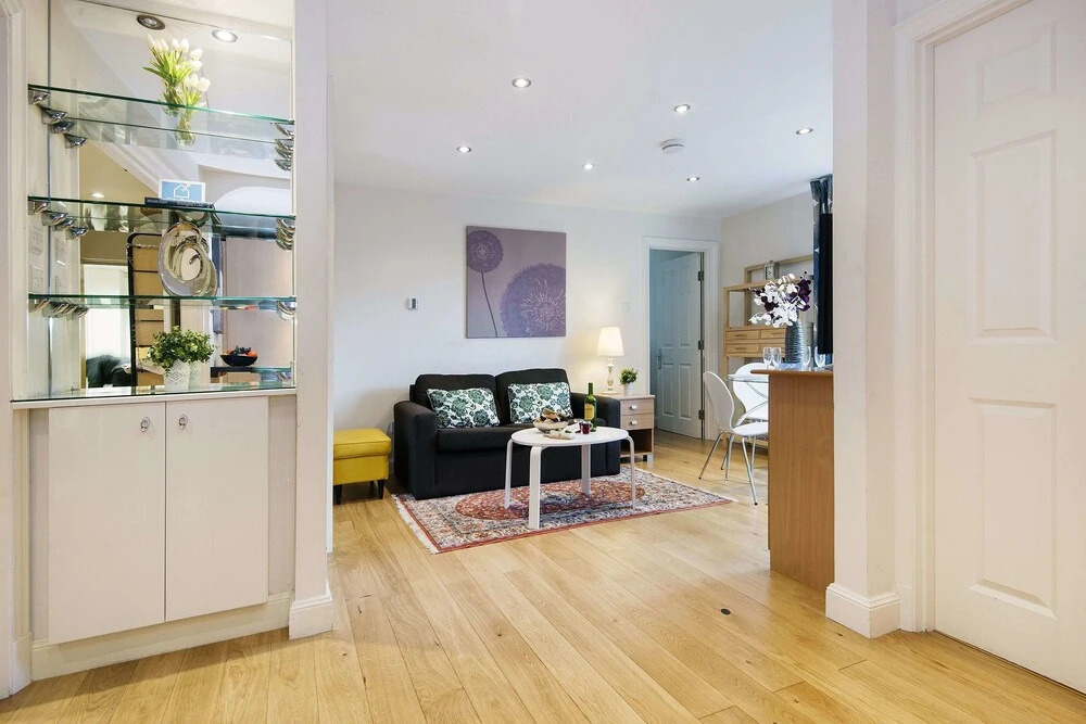 Cosy Point West Cromwell Road Apartment - SRG