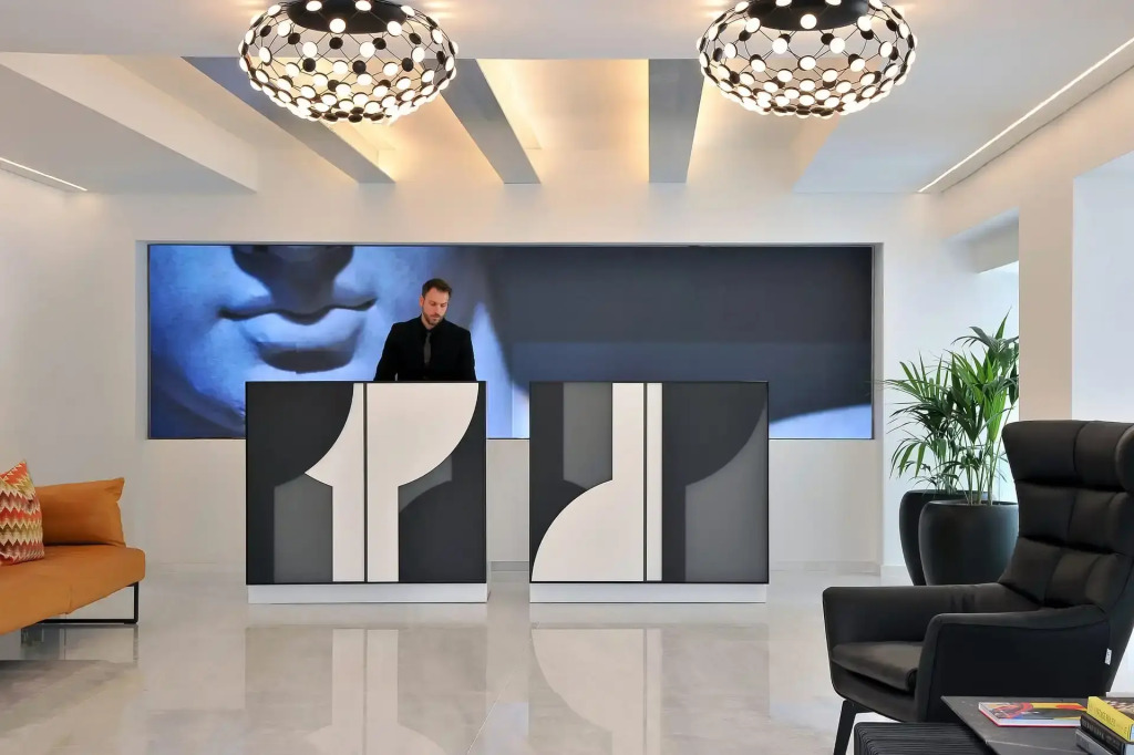 The Athenaeum Luxury Hotel