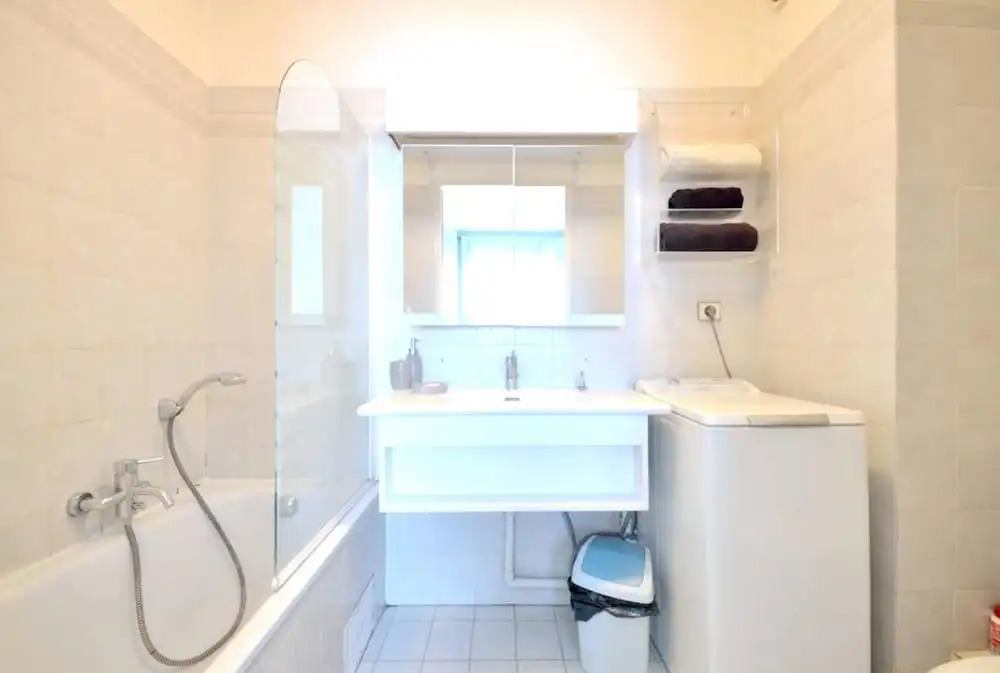 Apartment With one Bedroom in Antibes, With Furnished Terrace and Wifi