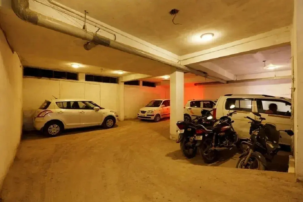 Hotel Anand Lok