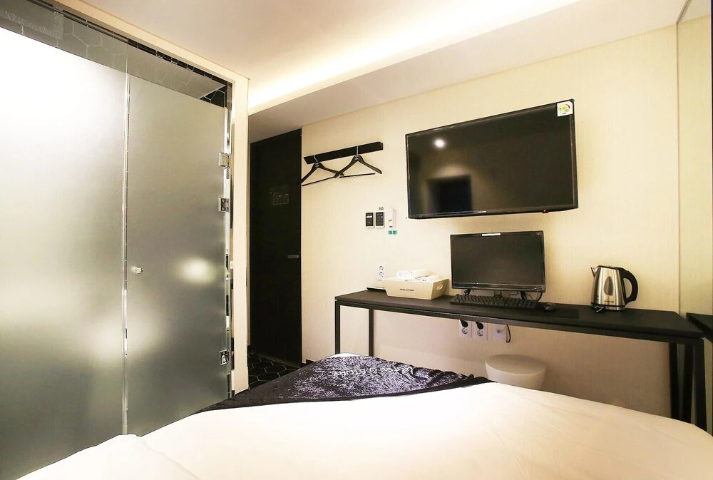 Cheonho Hotel Story