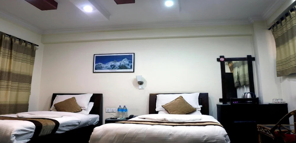 MeroStay 128 AI Hotel