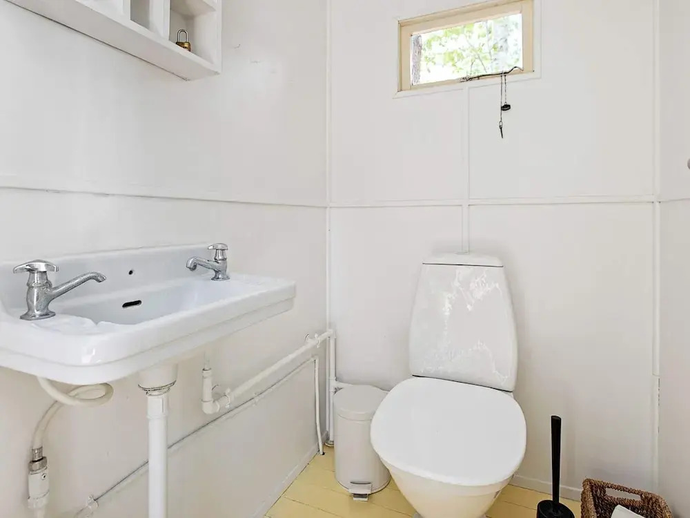 8 Person Holiday Home in Vaeggerlose