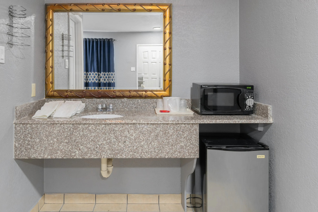 Golden Inn Dallas by Hotel O