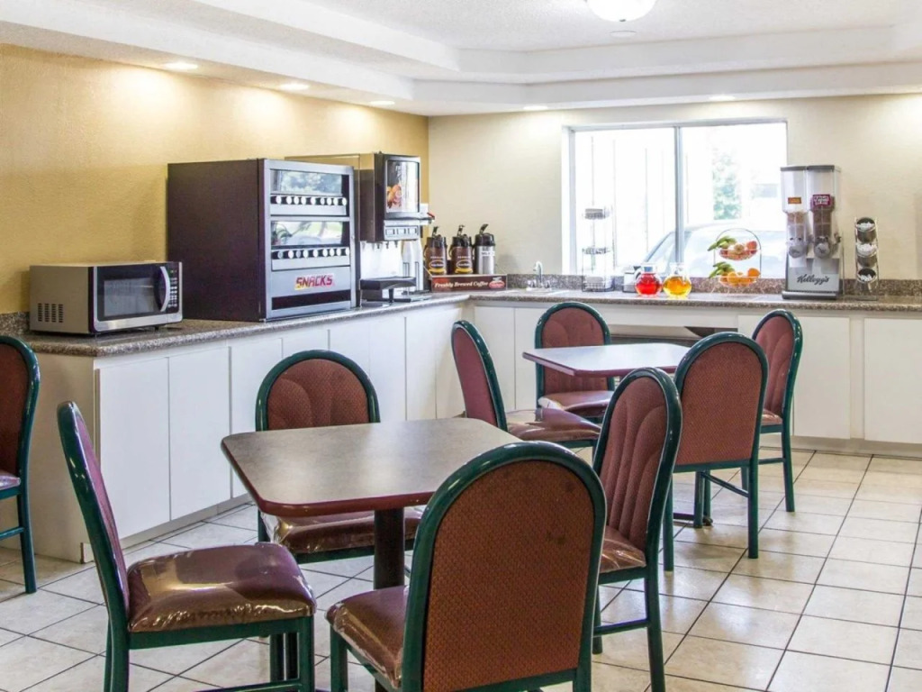 Rodeway Inn