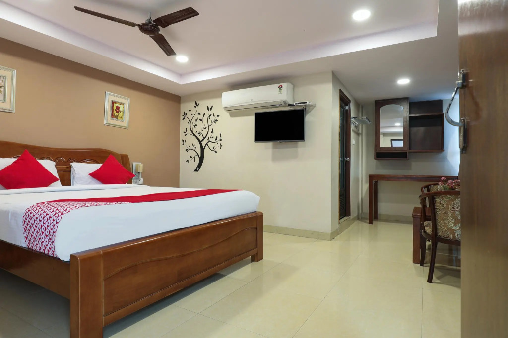 Hotel Padmini Elite