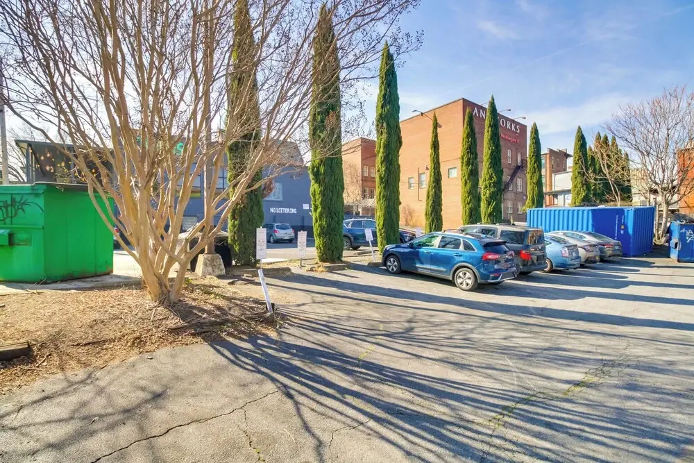 Walkable Lynchburg Condo w/ Private Balcony