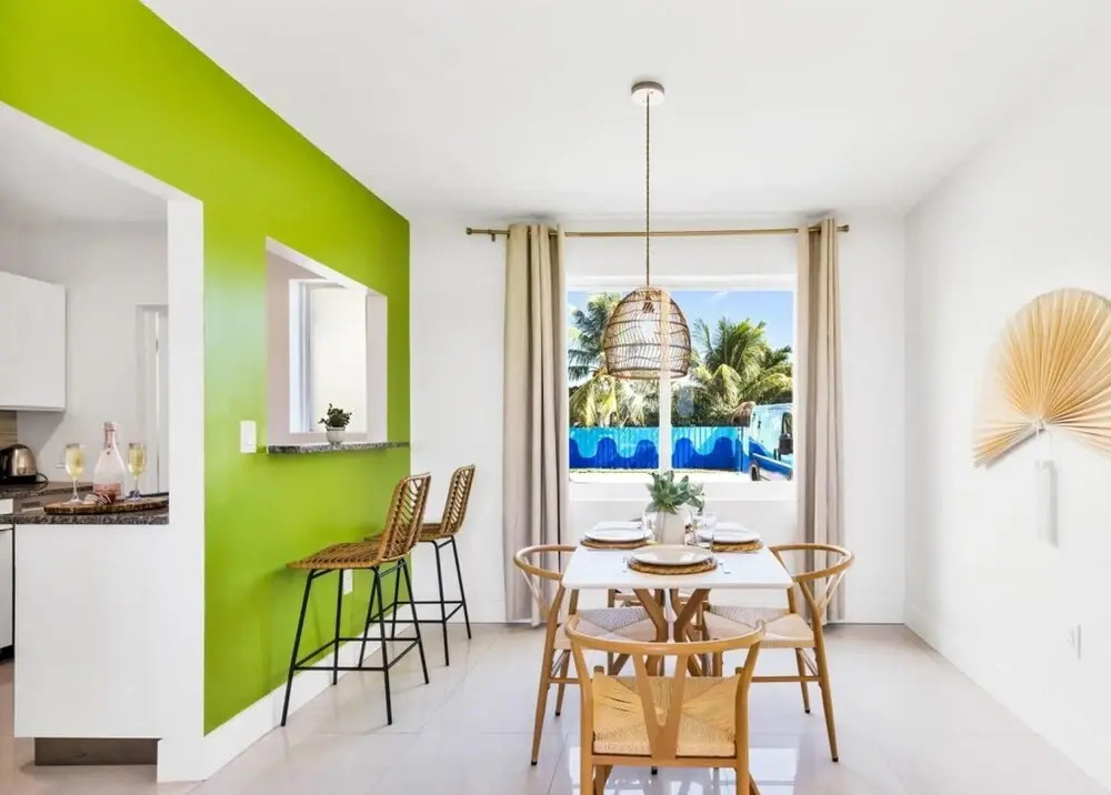 Free Parking: Bay View + Pool | Step To Beach