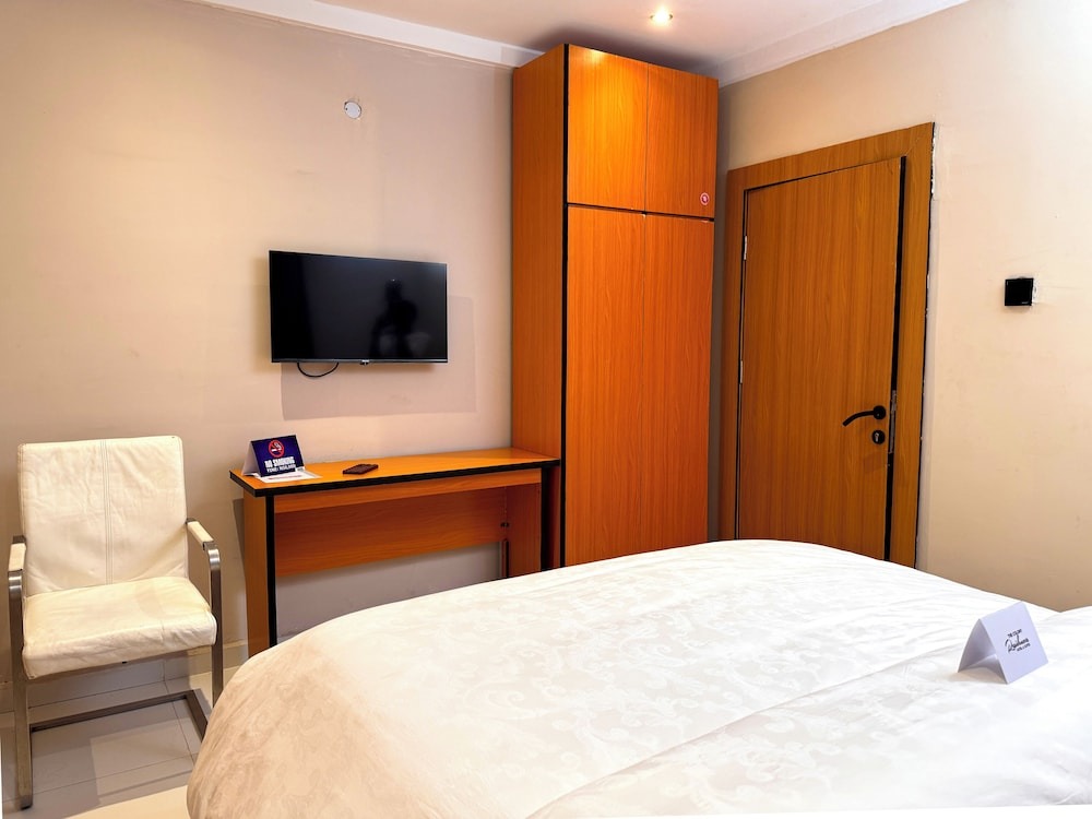 The colony residences hotel and suites
