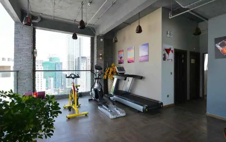 Aaron Hotel