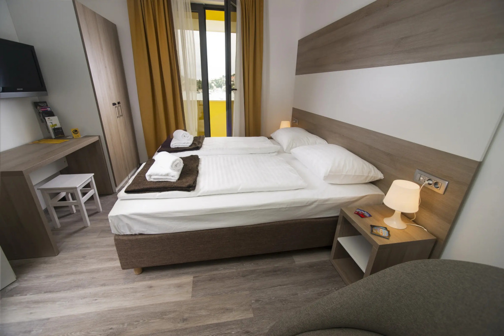 B&B Sol