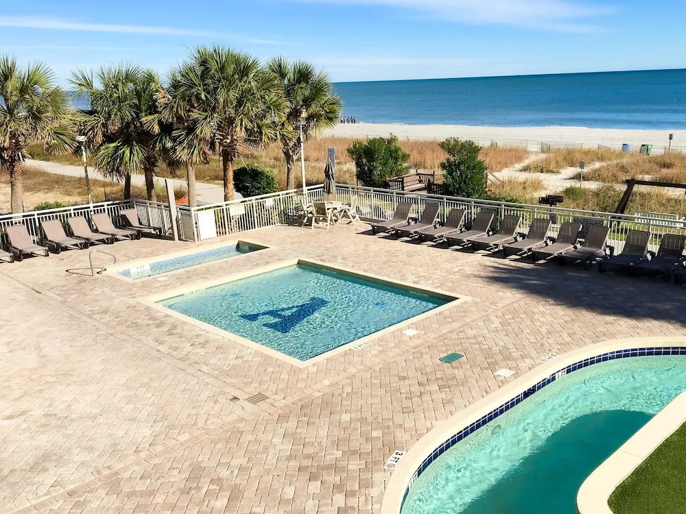 Beachfront W/ Pools, Hot Tubs & Lazy River 1 Bedroom Condo