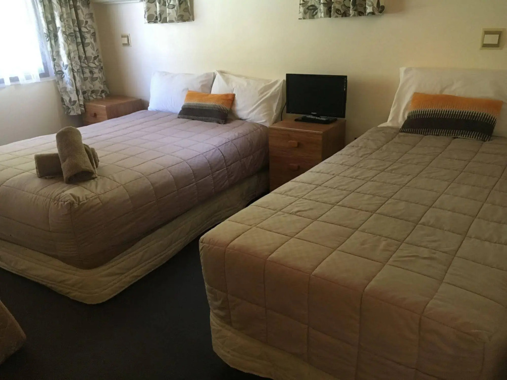 Sunflower Lodge