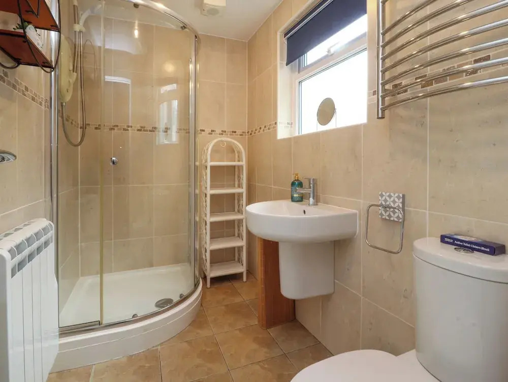 3 Cowper Place