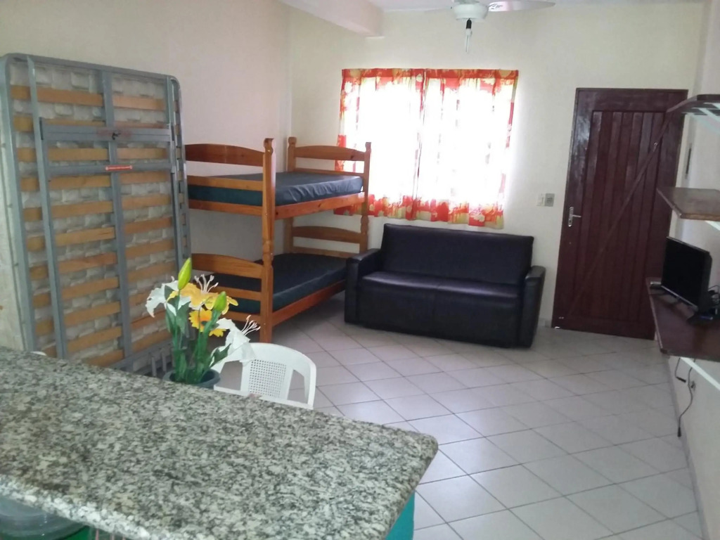 kitnets à 300mts Martim de Sá Caragua
