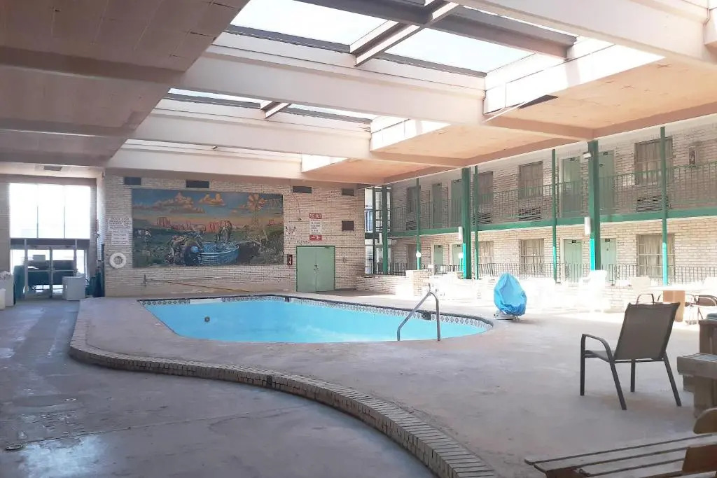 Luxury Inn & Suites