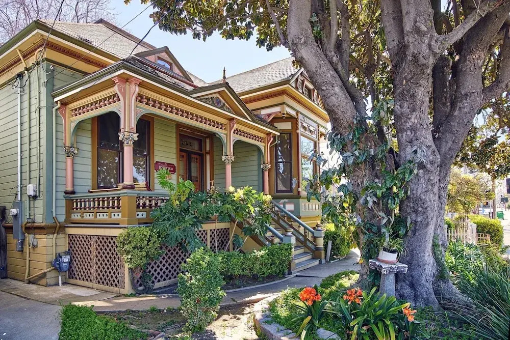 Roseview House 4 Bedrooms 2 Bathrooms Home