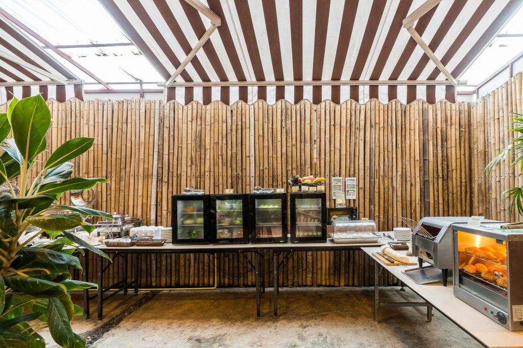Ayrest Hua Hin Hotel