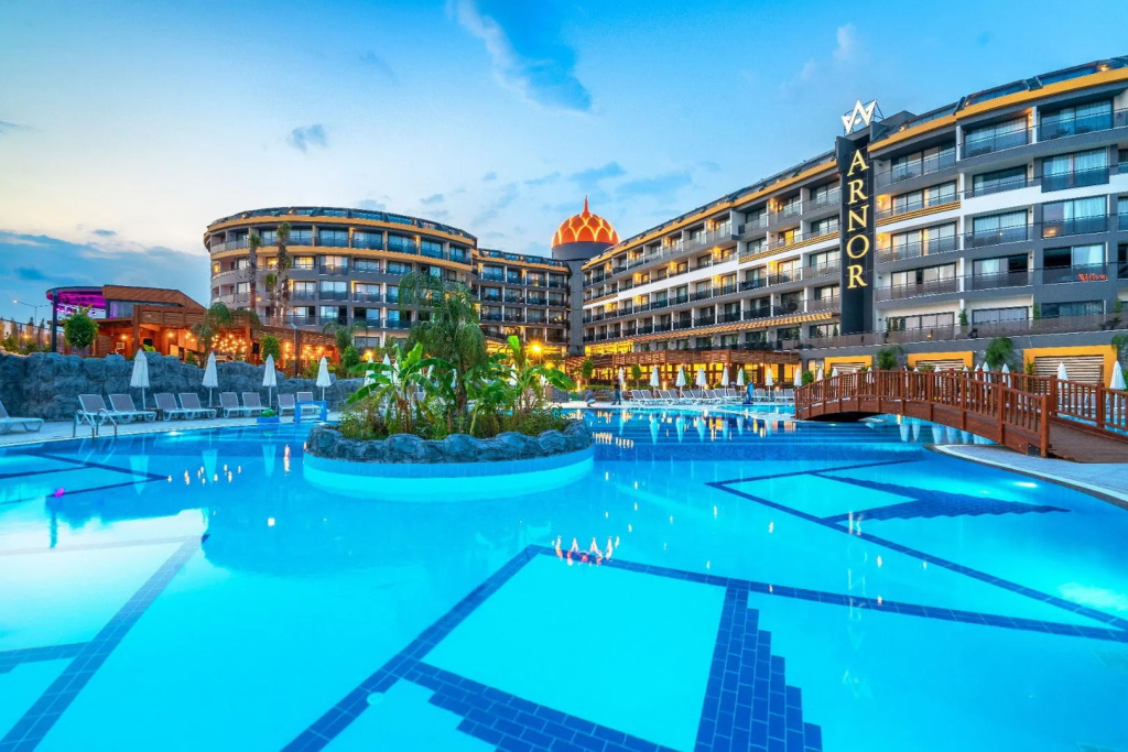 Arnor De Luxe Hotel & Spa