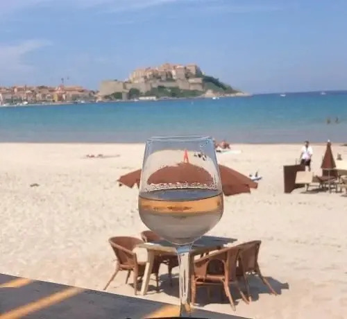 Calvi, Maison de charme, Jardin, plage 150 mètres.