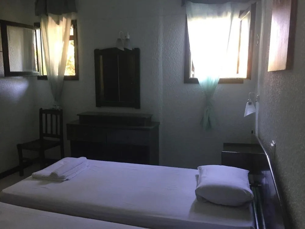 Nikos Apartments