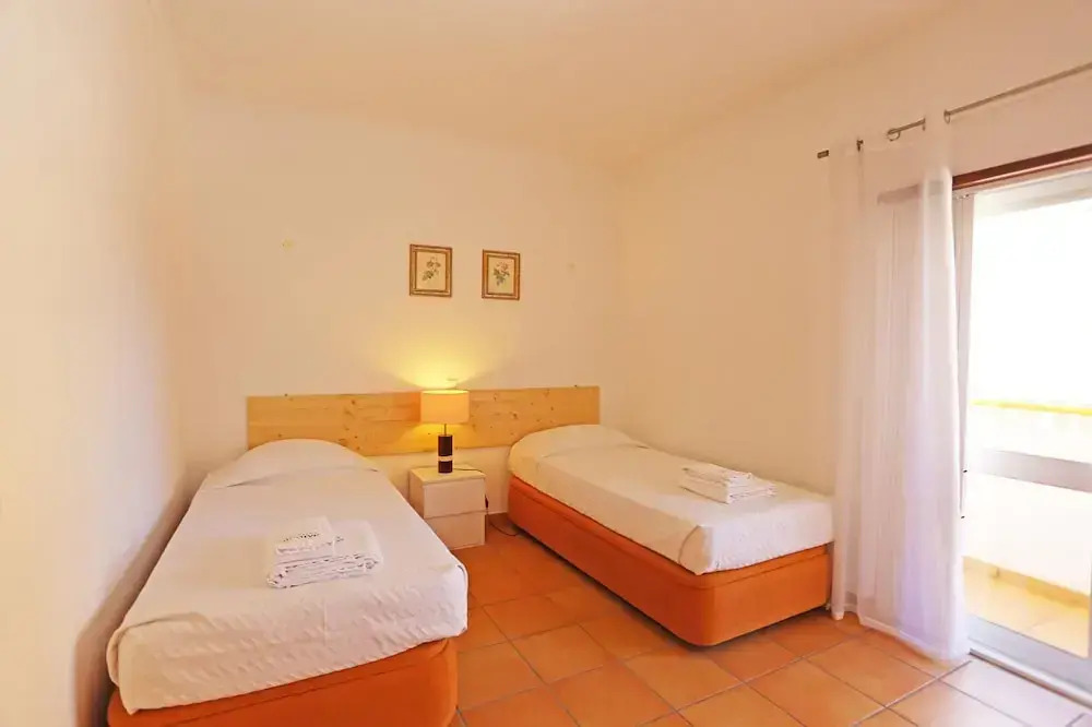 EE 02 - Bedroom 2 in Rossio Entrance Guesthouse