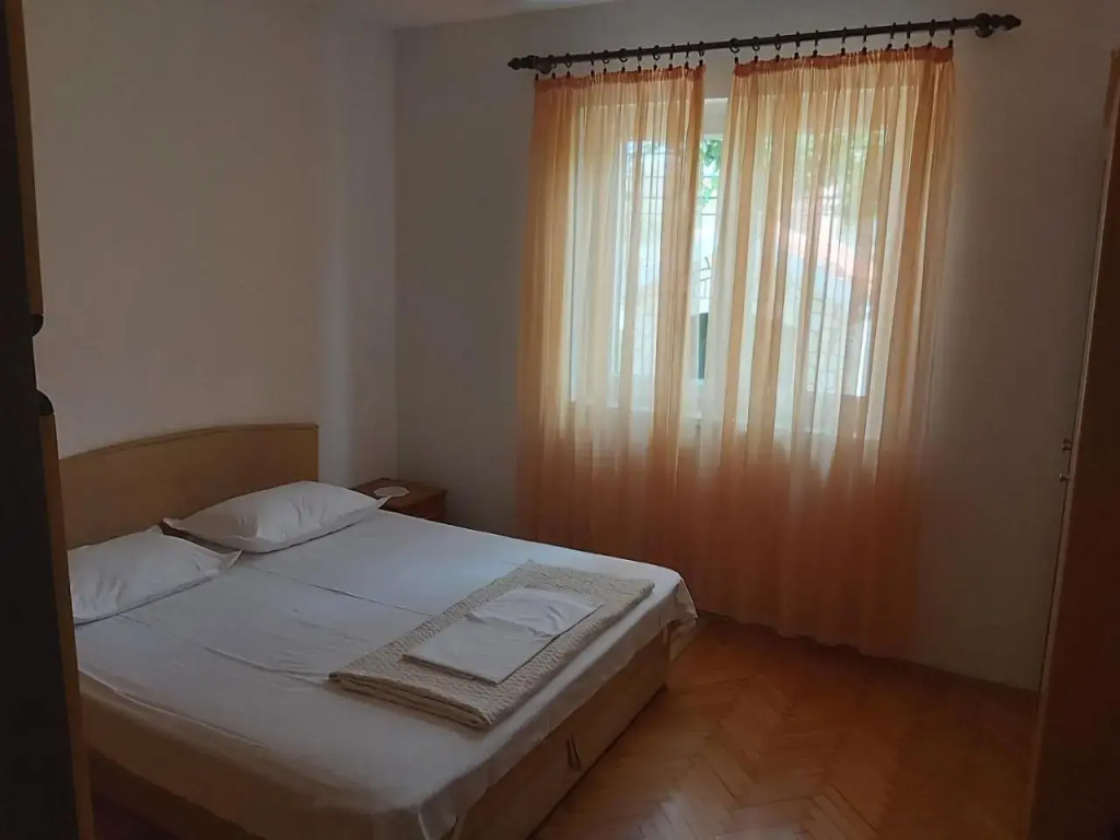 House Petar by sea