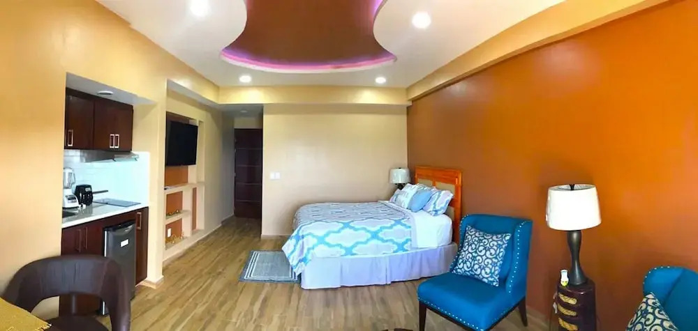 Unlimited Luxury LEVIS CONDO