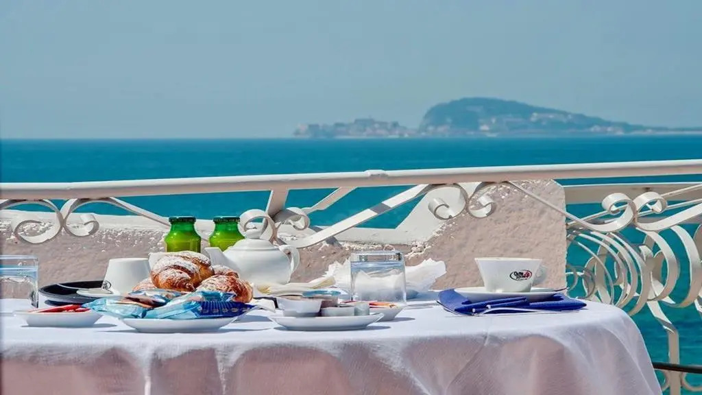 BAJAMAR BEACH HOTEL