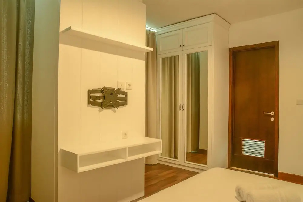 2 Bedrooms at Gallery West Apartment By Travelio