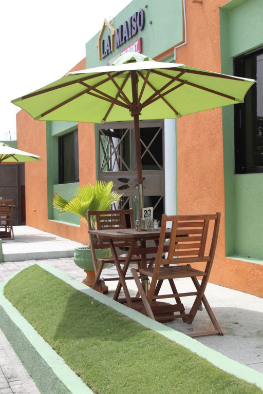La Maison Hotel