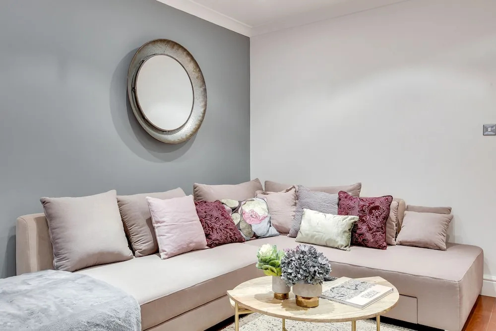 The Earl's Court Retreat - Modern & Central 2BDR with Garden