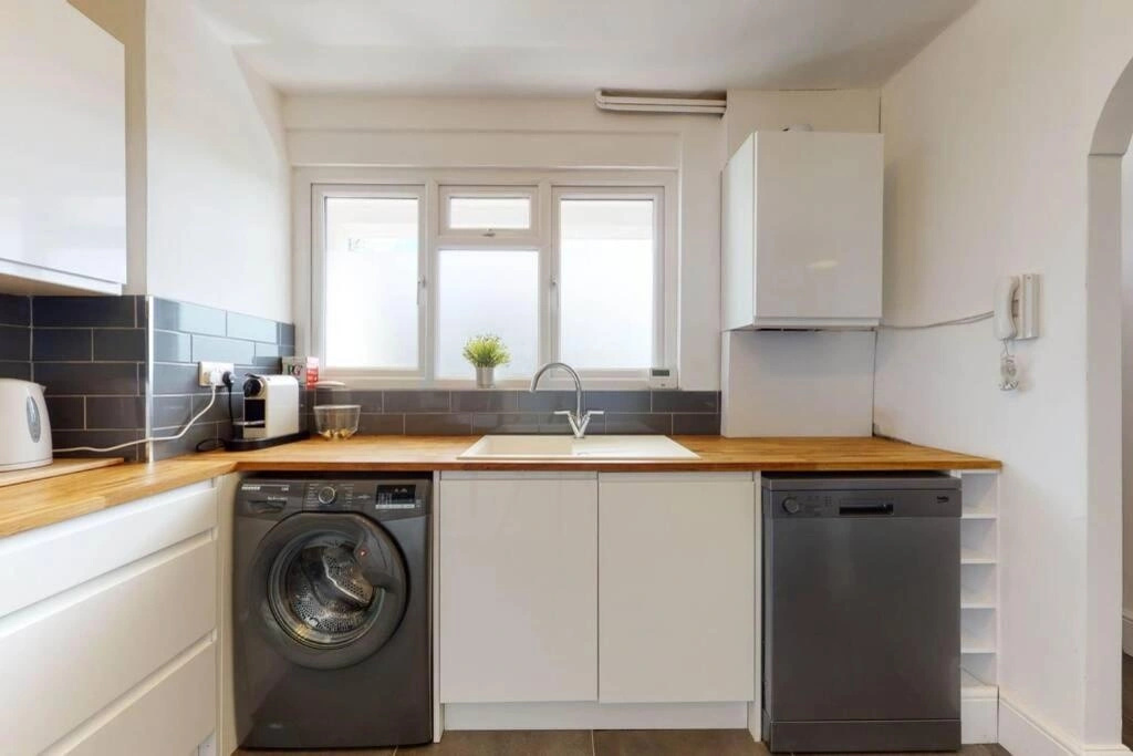 Amazing 3 Bedroom Flat - 4mins to tube station