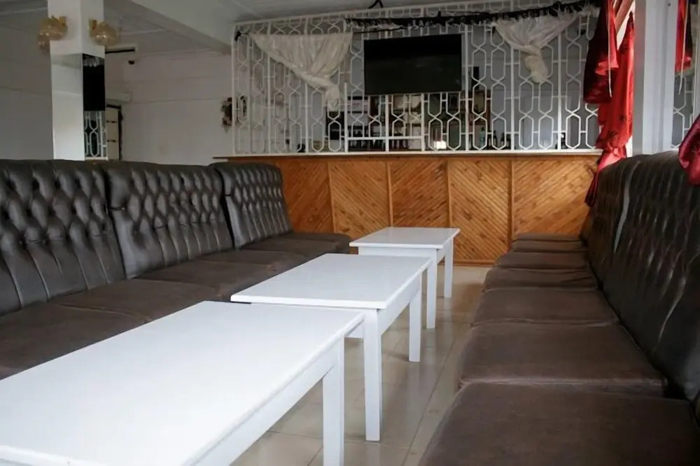 Siaya White Hotel