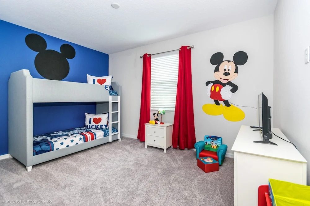 Brand New 7 Bedroom Private Pool Near Disney