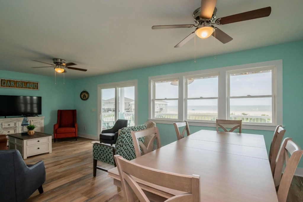 Southern Seabreeze by Oak Island Accommodations