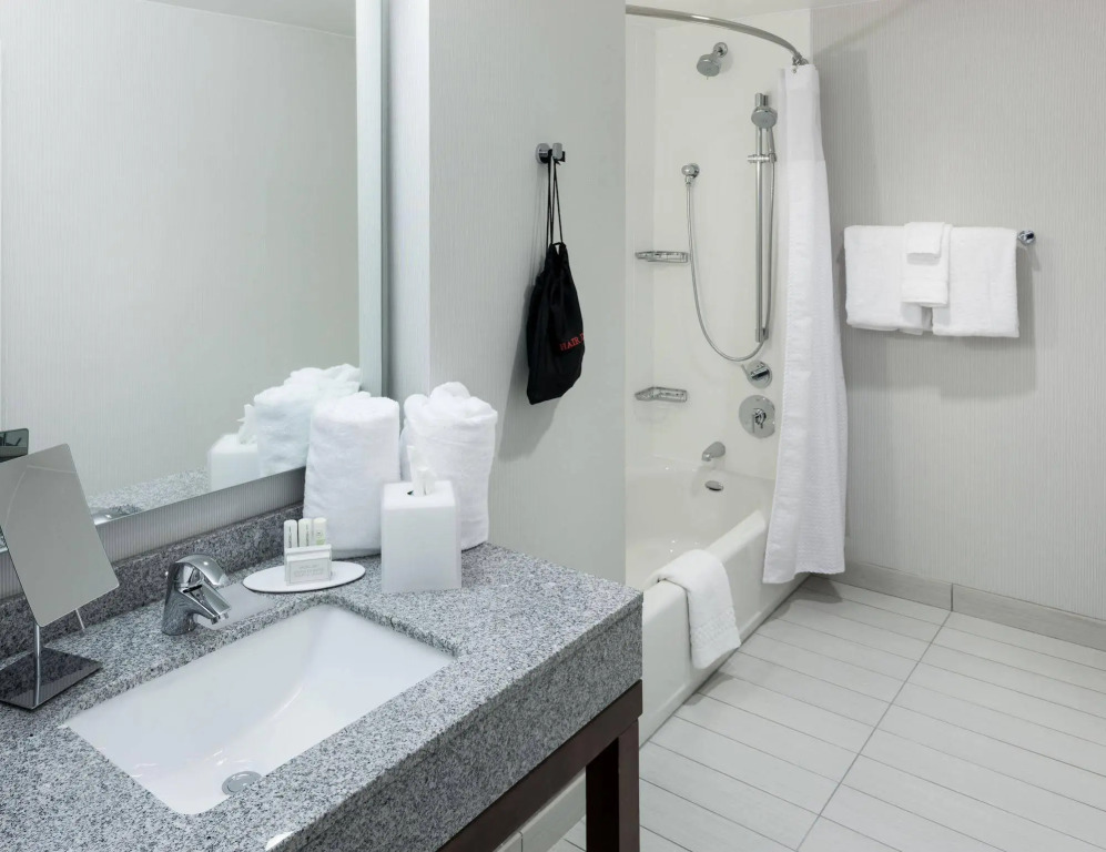 Courtyard by Marriott Richmond Downtown