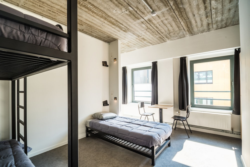 HI HOSTEL CHARLEROI Brussels South Airport